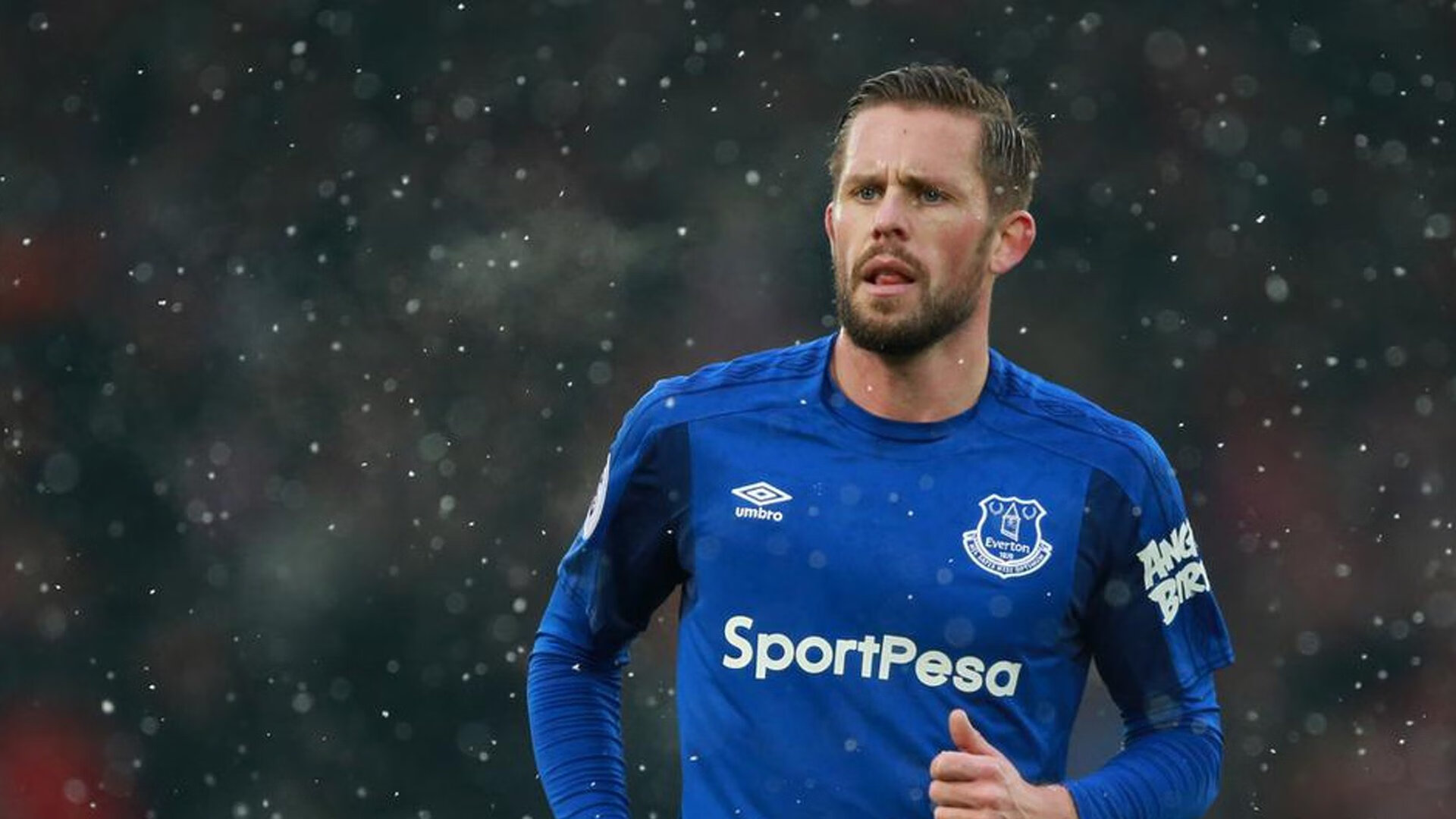 拉亚关键节点连续得分，英格兰险胜尤文，一场战术与意志的较量